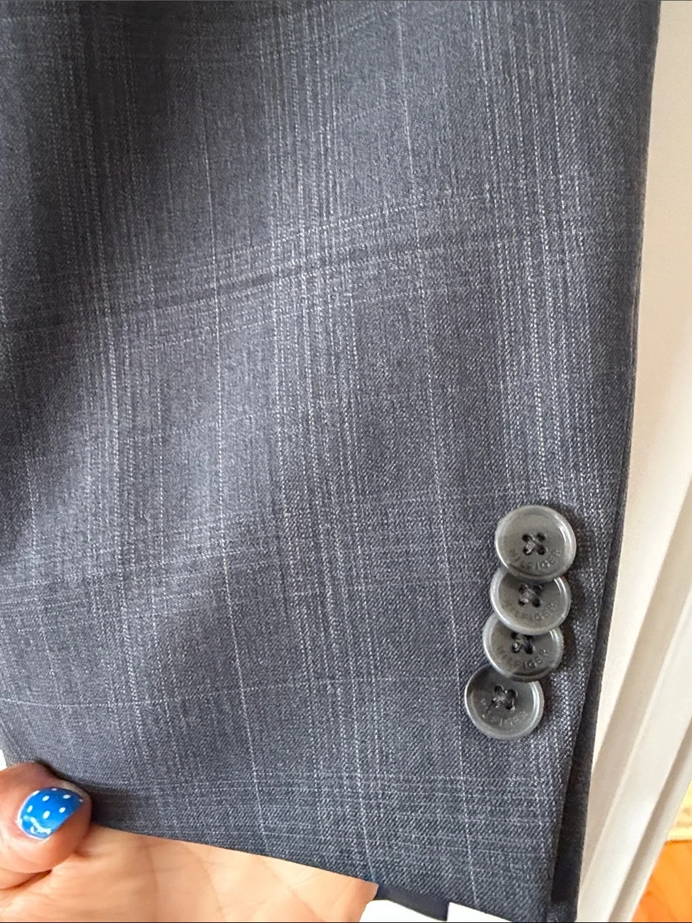 Tommy Hilfiger Men's 100% Wool Suit Gray Plaid 2-Piece Blazer Pants Set Sz 34R